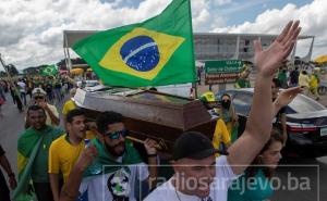 U svijetu zaraženo skoro 10 miliona ljudi, šokantne brojke u Brazilu 