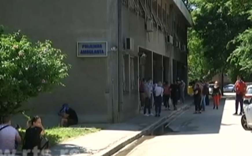 Srbija: Redovi ispred Infektivne klinike, nema praznog kreveta