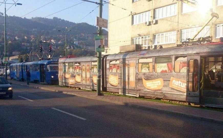 Kolaps u gradu: Zbog sudara u Sarajevu tramvaji saobraćaju do Skenderije 