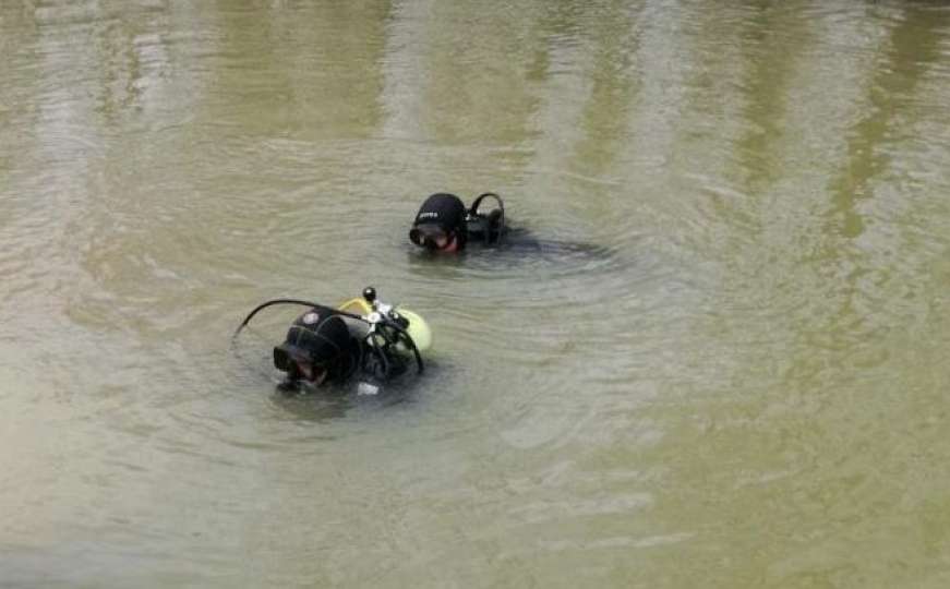 Pronađeno tijelo 18-godišnjaka koji se utopio u jezeru kod Slavonskog Broda