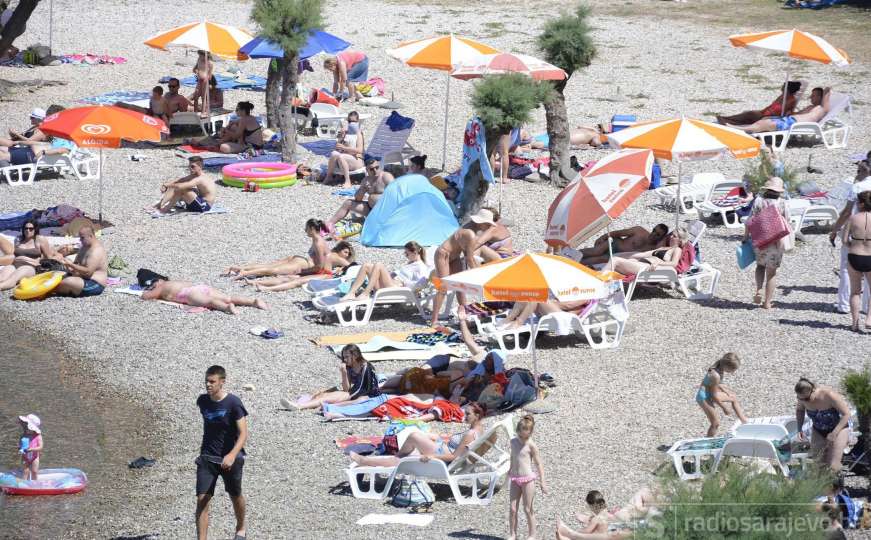 Plaže u Neumu pune gostiju: Evo kakve su cijene i uvjeti ljetovanja