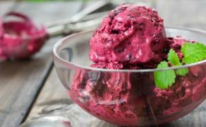Domaći sladoled od malina: Poslastica koja će vas lijepo rashladiti