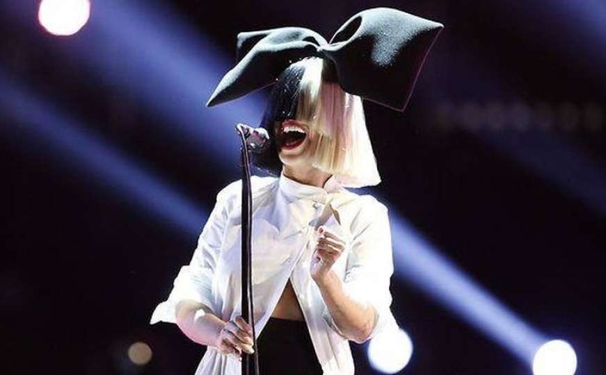 Pjevačica Sia otkrila da je u 44. godini postala baka