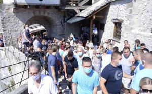 Turizam u Hercegovini "na koljenima": Protest turističkih radnika Mostara