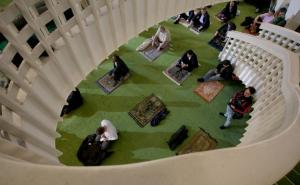 U Srbiji zatvorene džamije, namaz mogu obavljati samo imami i mujezini