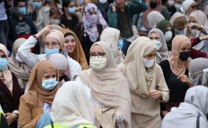 Hiljade ljudi na protestima u Briselu: "Sklonite ruke s naših hidžaba"
