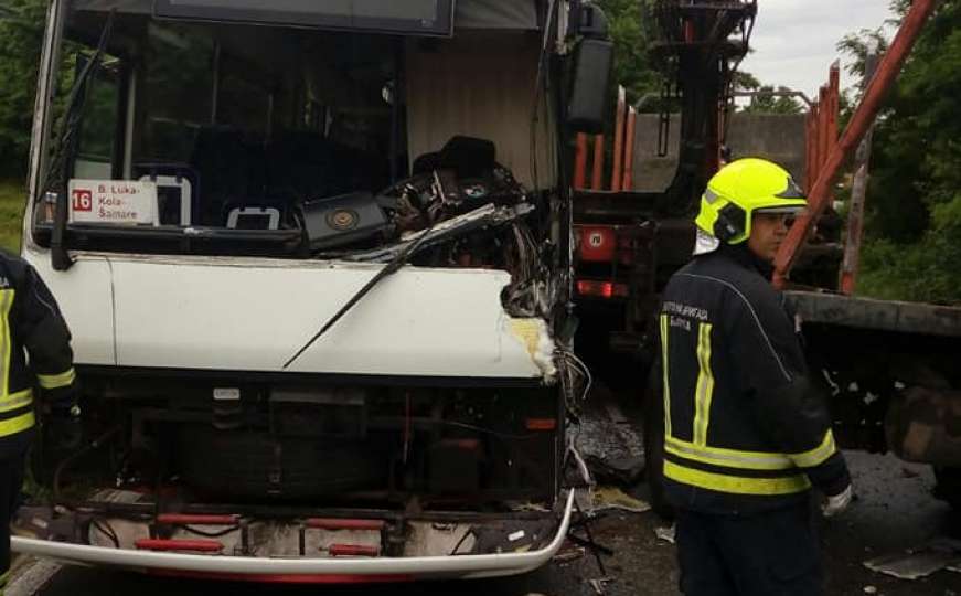 Kako je došlo do strašnog sudara autobusa i kamiona: Zavladala je vriska
