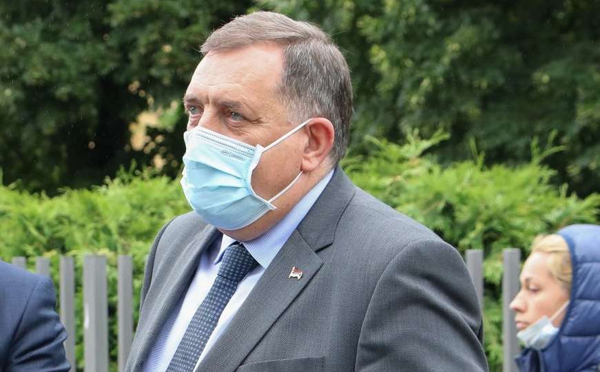 Dodik: Nošenje maski obavezno i na otvorenom 
