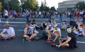 Treća noć protesta: Za sada mirna situacija u Beogradu i drugim gradovima