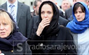 Angelina Jolie: Danas mislim na Majke Srebrenice i sve ostale preživjele