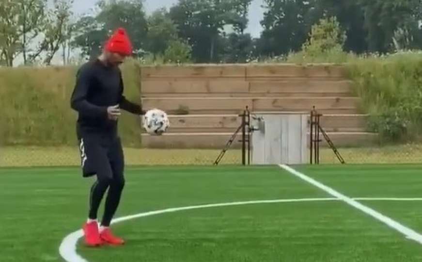Praksom do perfekcije: David Beckham objavio snimak treninga sa sinom Romeom 