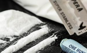 Predozirao se 40-godišnjak, prijavljen muškarac koji mu je omogućio drogiranje