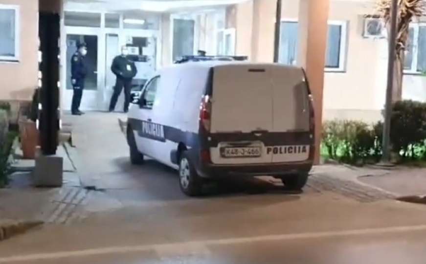 Drama u BiH: Migrant opljačkao kuću i napao ženu, njen muž ga sustigao i ranio