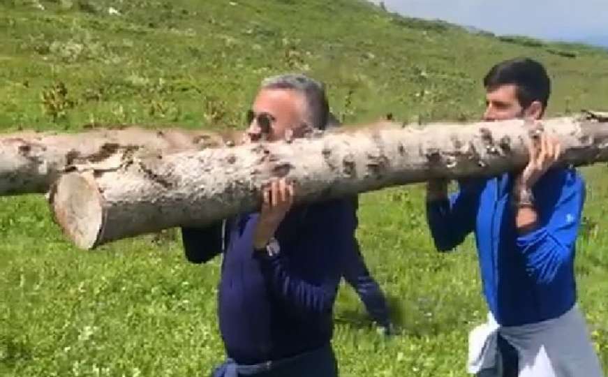 Snimak Đokovića sa Jahorine postao hit: Sa ocem nosao balvane uz planinu