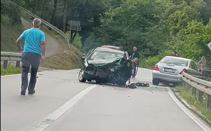 Stravičan sudar na bh. cestama: Muškarac bez svijesti ispao iz automobila