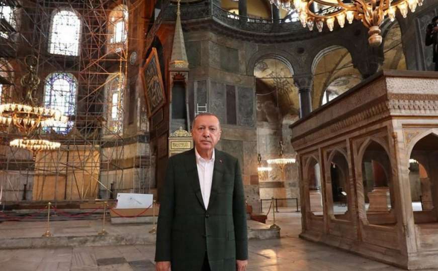 Erdogan posjetio Aja Sofiju, fotografije podijelio na društvenim mrežama
