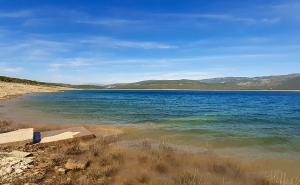 Užas u BiH: Pronađen leš na obali jezera