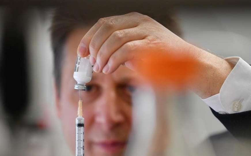 Odlična vijest: Vakcina s Oxforda sigurna, razvija imuni sistem protiv koronavirusa