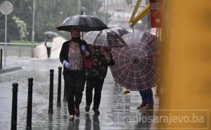 Danas pretežno oblačno s pljuskovima: Objavljena prognoza i za vikend