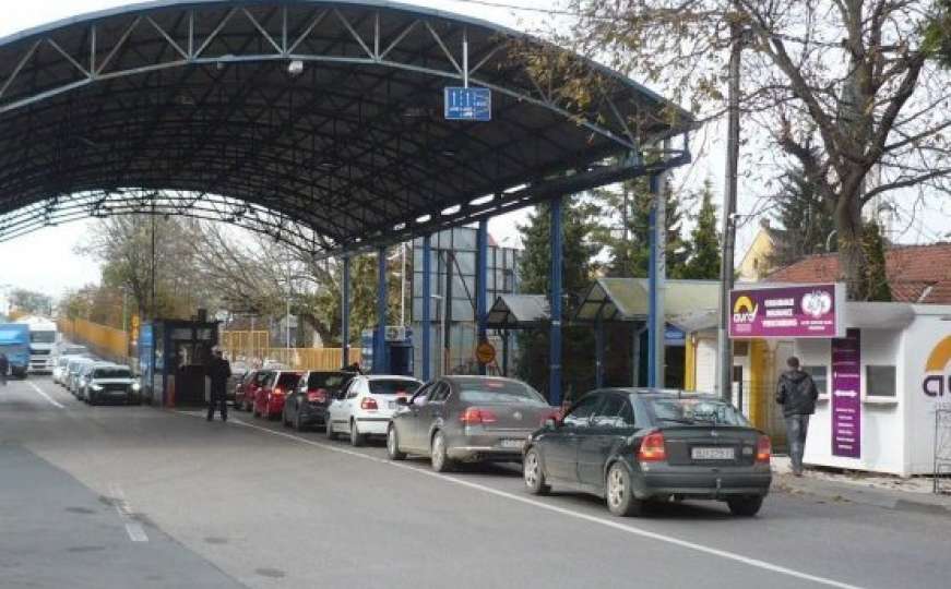 Gužva na ulazu u BiH: Kolona na graničnom prijelazu Bosanski brod