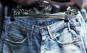 Znate li za šta služi mali džep na farmerkama?