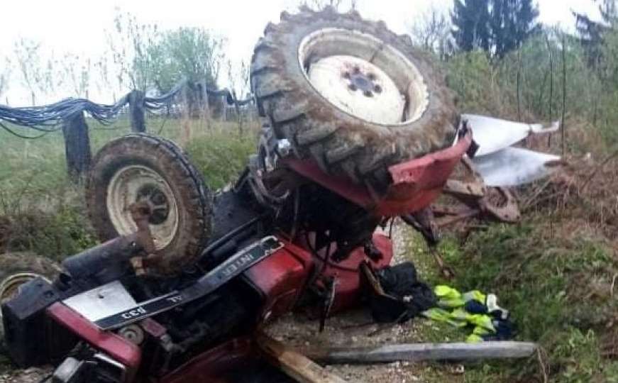 Mladić izvlačio drva s komšijama, pa poginuo nakon pada s traktora