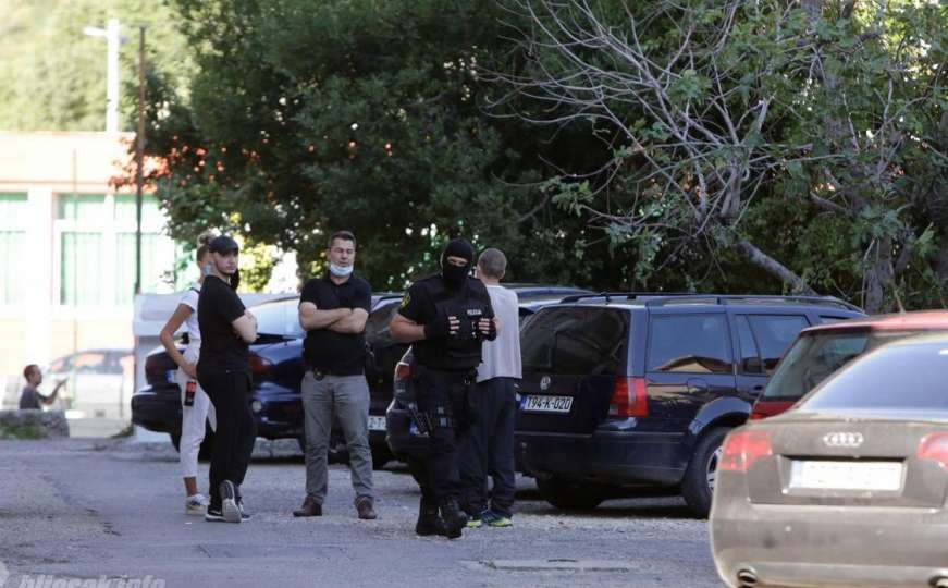 Detalji akcije FUP-a u Mostaru: Uhapšeno 10 osoba, pronađena droga, novac, oružje