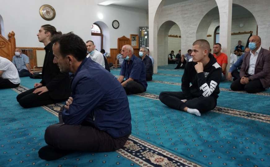 Bajram u Novom Pazaru: Vjernici u džamijama uz posebne mjere