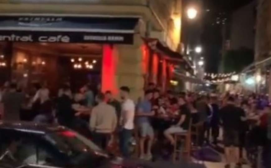 Subotnja noć u Sarajevu: Građani u izlasku bez maski i fizičke distance