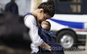 Porođaj na aerodromu: Malom Adamu se očito žurilo! 