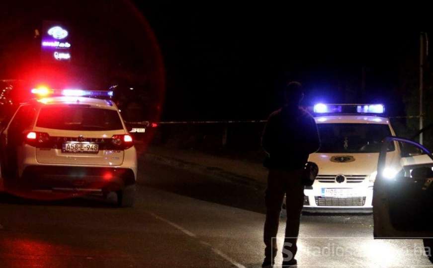 Teška saobraćajna nesreća u BiH: Vozač poginuo nakon što je udario u stub