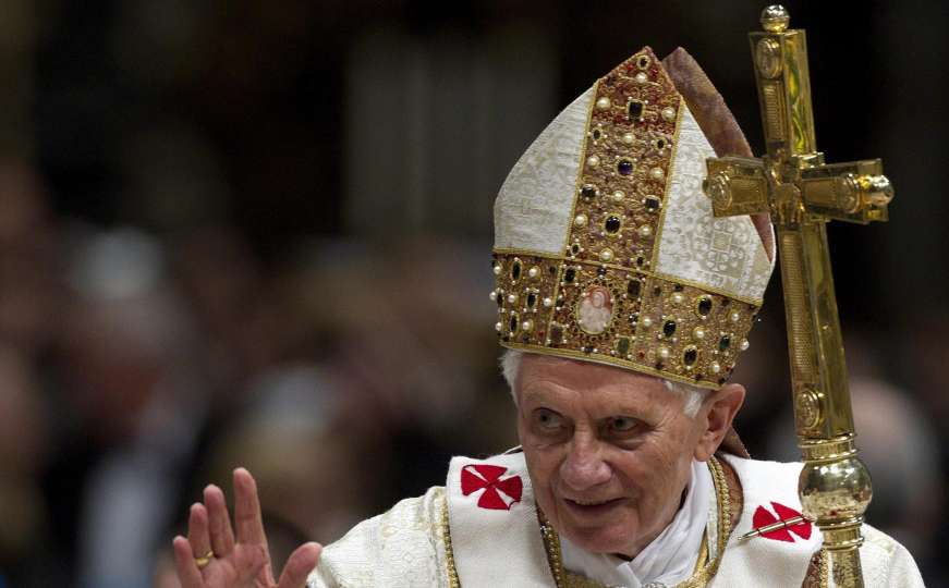Njemački mediji: Bivši papa Benedict XVI ozbiljno bolestan