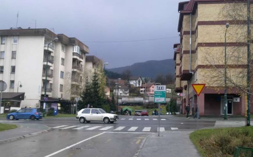 Težak udes kod Sarajeva: Tri osobe prevezene u bolnicu