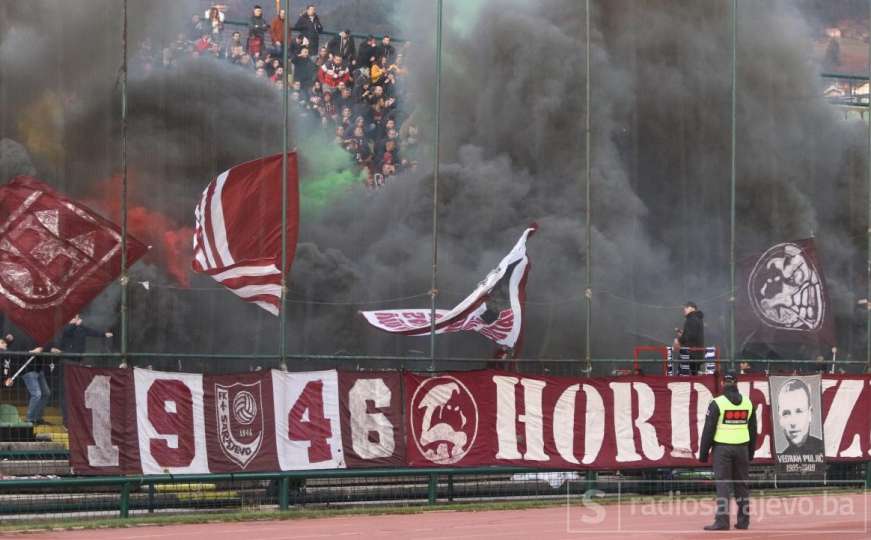 Nogometaše Sarajeva na Koševu dočekala poruka Hordi zla