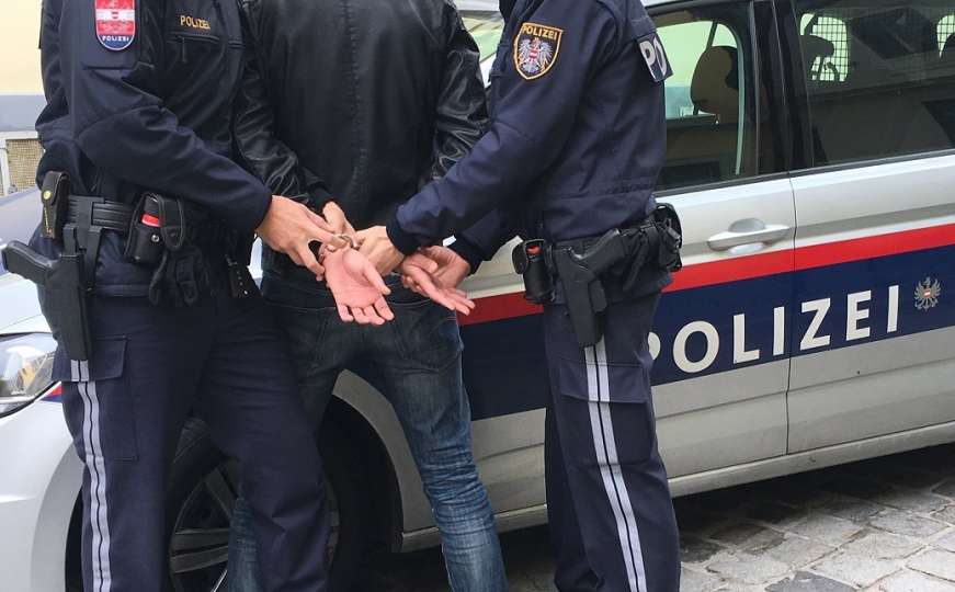 Panika u Beču: Devet austrijskih policajaca u izolaciji zbog uhapšenog Bosanca