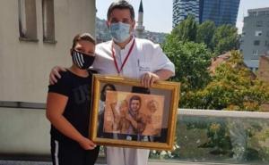 Nadin Smajlović i Sarajevska raja uručili nagradu prof. dr. Gavrankapetanoviću