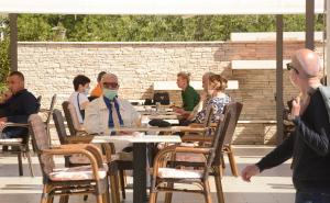 Ugostiteljskim objektima u RS-u dozvoljen rad do ponoći