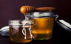 Naučna studija: Med je bolja terapija za prehladu i gripu nego lijekovi