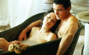Stigle upute: U filmovima više neće biti eksplicitnih scena seksa zbog korone?