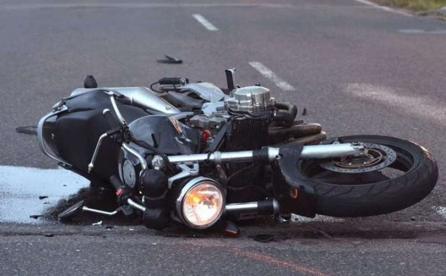 Težak udes u večernjim satima: Motociklista poginuo u sudaru s traktorom