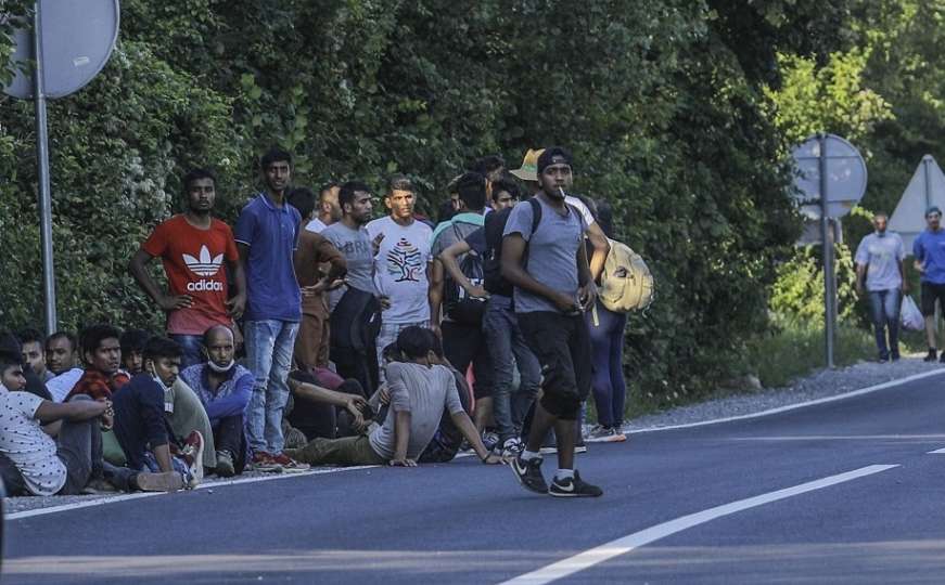 Reportaža: Eskalacija krize, građani USK i 10.000 migranata prepušteni sebi