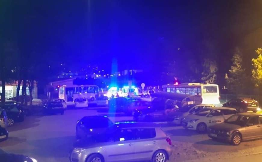 Hitna na terenu: Frontalni sudar dva Renaulta u Sarajevu 