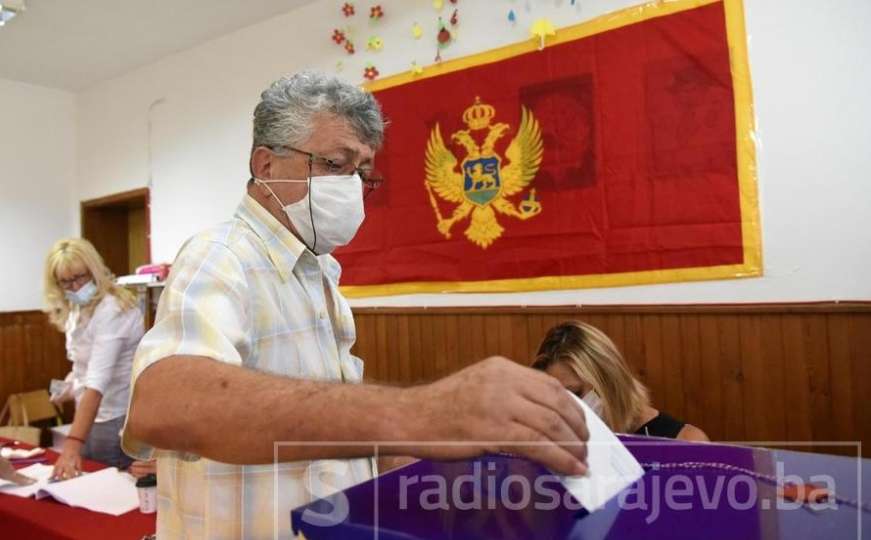 Izbori u Crnoj Gori: Velika izlaznost, hakerski napad, biračka mjesta otvorena do 20h