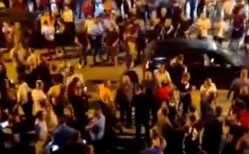 Crna Gora: Pogledajte kako je na ulicama Berana večeras