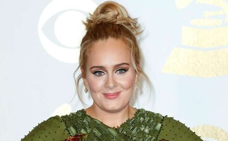 Za devet sati, devet miliona lajkova: Pogledajte mršavu Adele u badiću