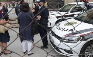 Drama u Sarajevu: Radnicima onemogućen ulaz u firmu, naguravali se sa zaštitarima