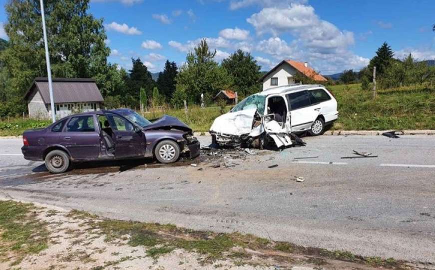 Nova nesreća nadomak Sarajeva: Dvije osobe prevezene u bolnicu