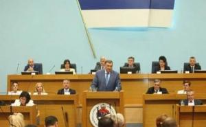 56 puta DA: Jednoglasna podrška za Dodika u Narodnoj skupštini
