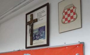 Zašto se u školama nalaze samo obilježja hrvatskog naroda?