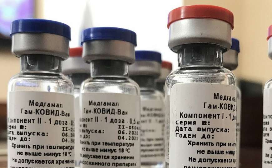 Svijet iščekuje "Sputnjik V": Proizvedena prva serija vakcine protiv koronavirusa